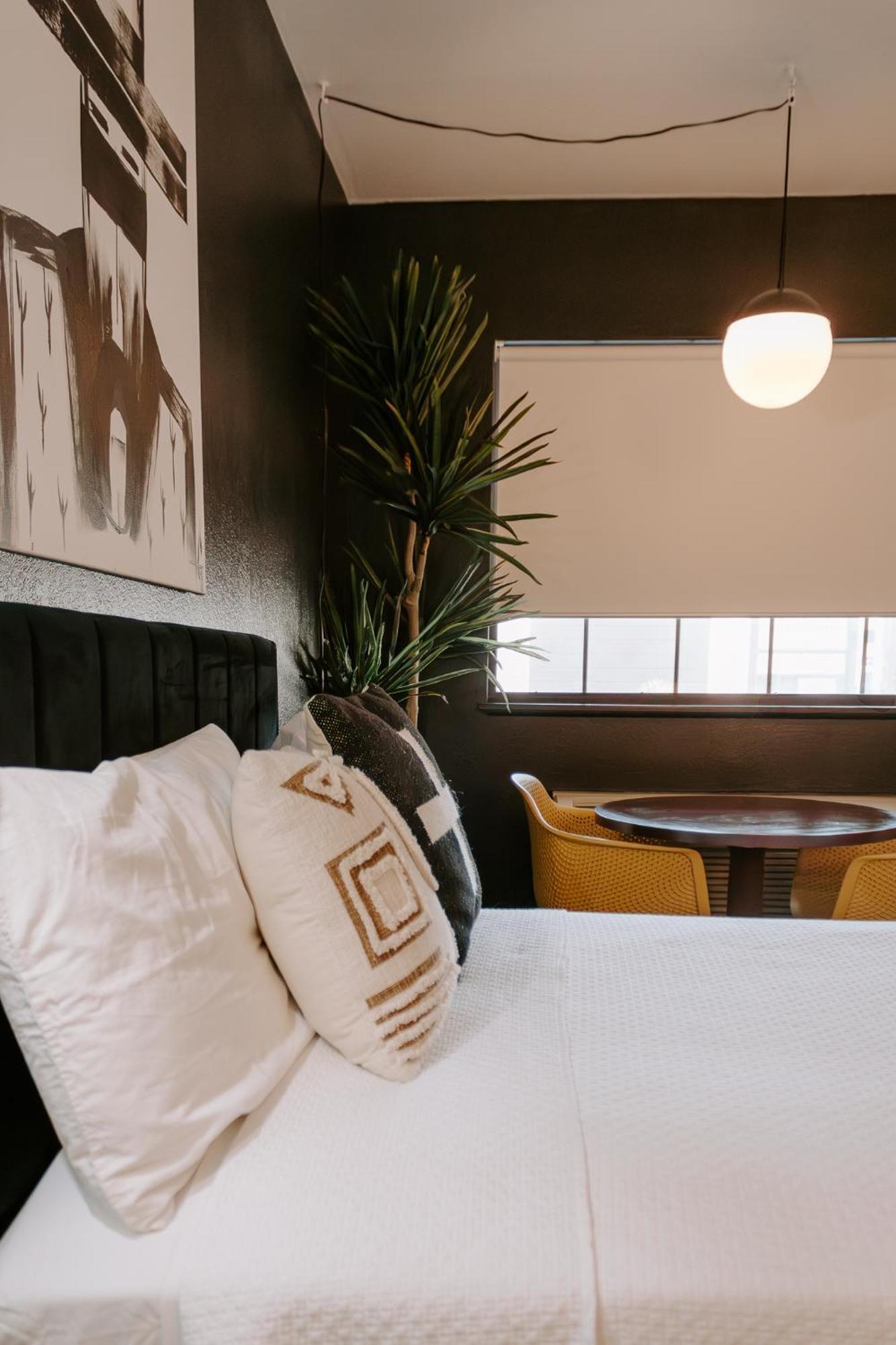 The Cowboy Motel Camp Wood 外观 照片