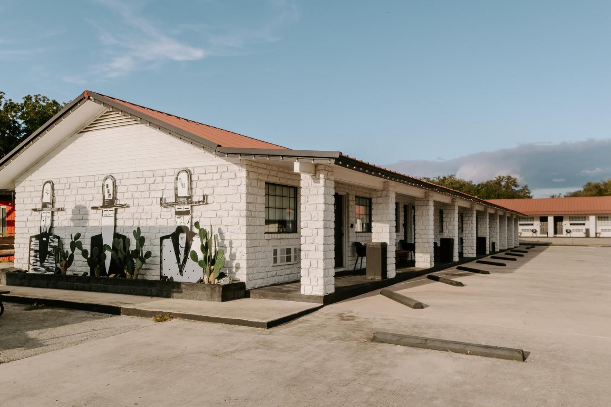 The Cowboy Motel Camp Wood 外观 照片